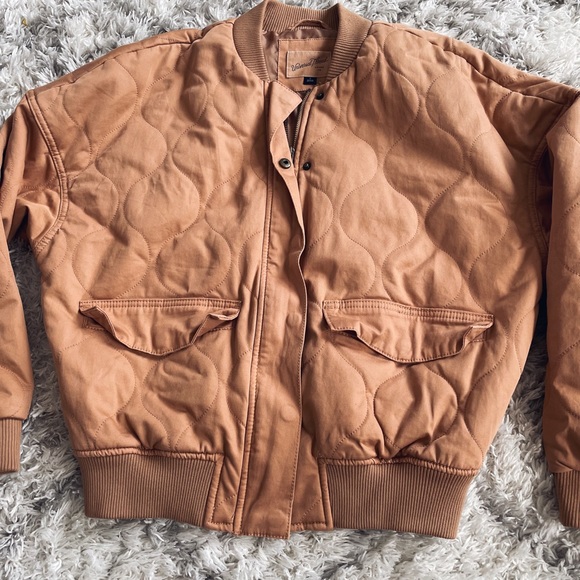 Universal Thread puffer jacket - Picture 2 of 4